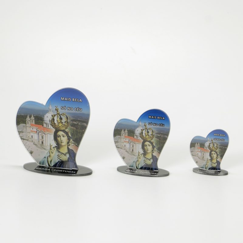 Placa da imagem da Nossa Senhora do Sameiro em forma de coração