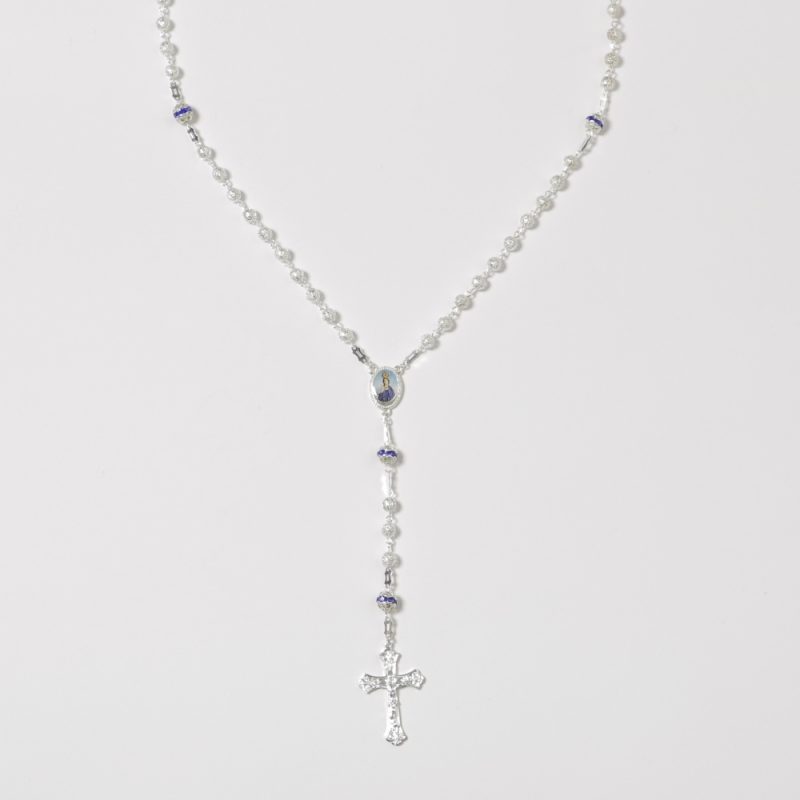 Terço com as contas em imitação de filigrana, prateado, 49cm