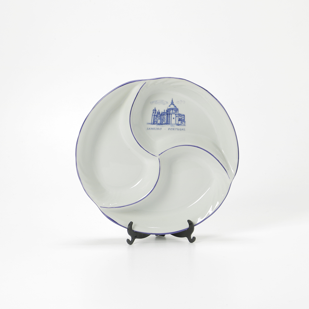 011-018-515-9003-Prato aperitivo 3 divisoes-Santuario-doSameiro-Braga-Portugal.jpg