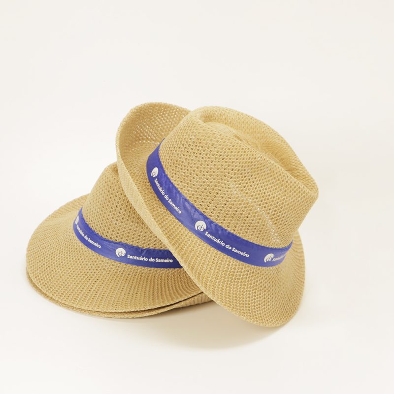 Chapéu em poliester com fita