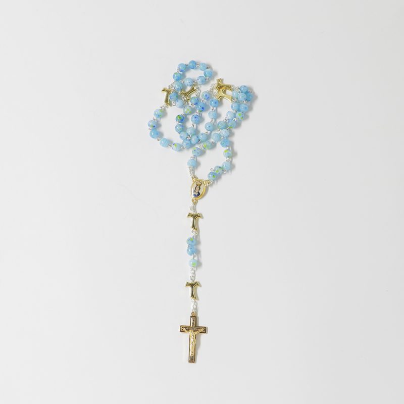Terço azul claro com cruz dourada