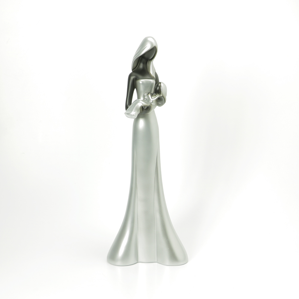 012-004-D794-Imagem abstrata preta com menina2-Santuario-do-Sameiro-Braga-Portugal