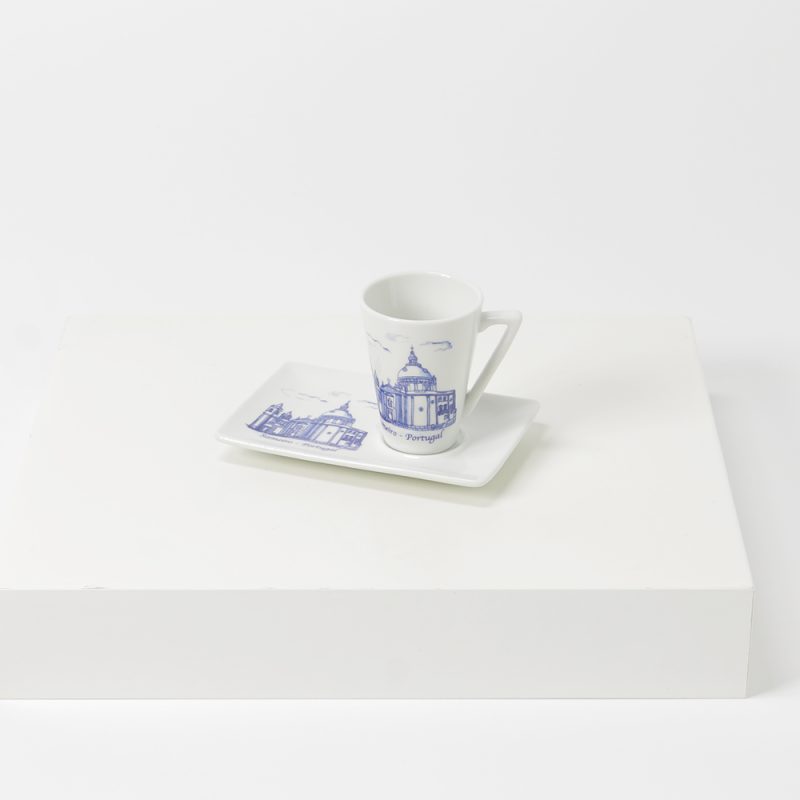 Conjunto de chávena com pires